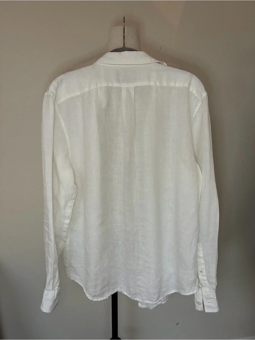 Banana Republic Men's White Linen Button-Down Shirt, size Medium